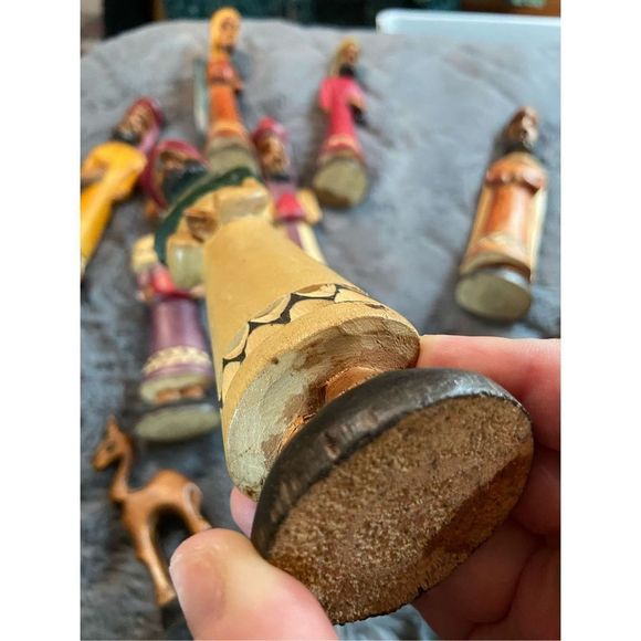 Vintage HAND-PAINTED & HAND-CARVED Nativity Set - Picture 10 of 10